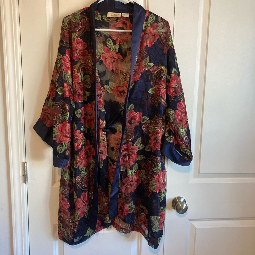 Vintage Victoria Secret’s Floral Robe size OS